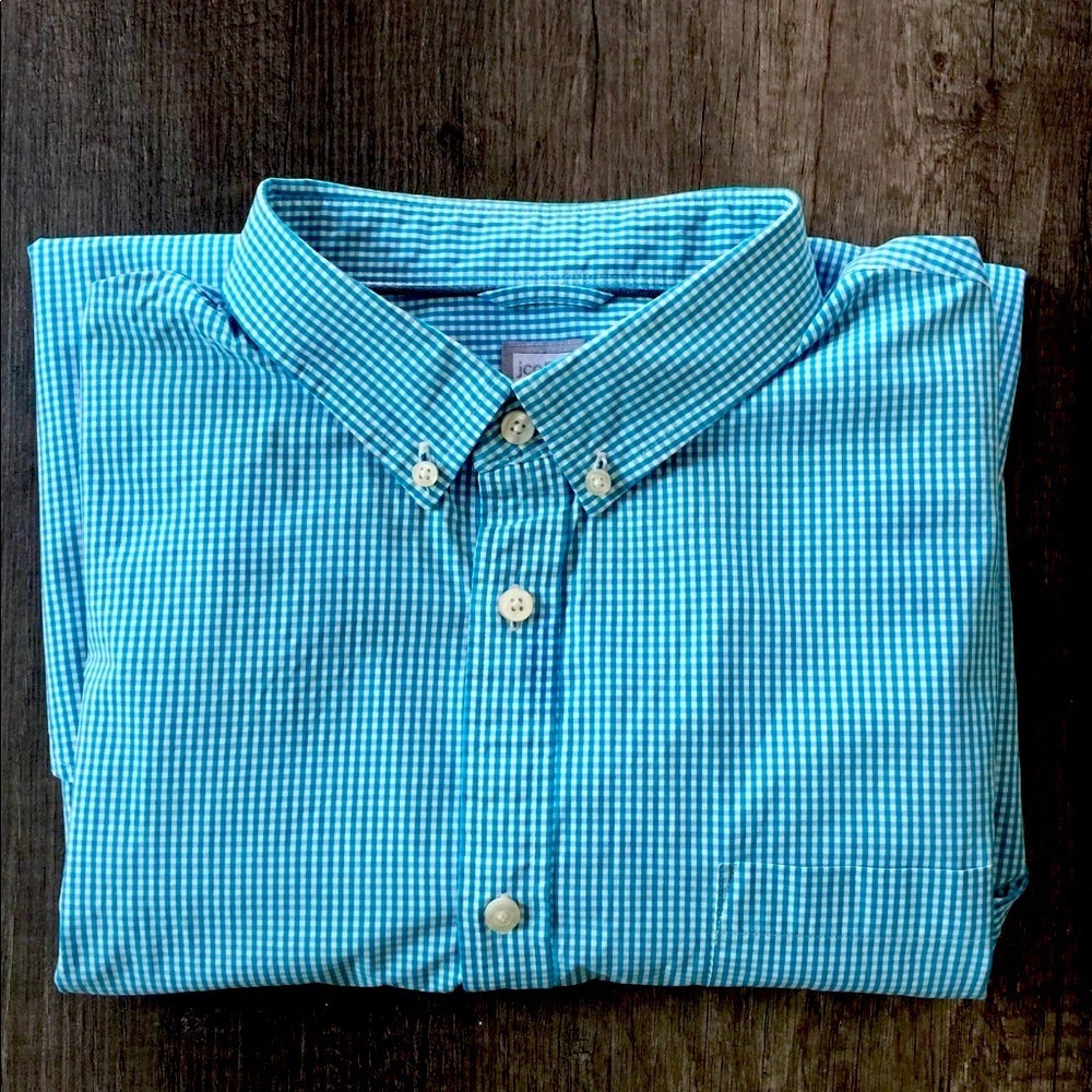 Men’s blue/white check XL long sleeve shirt.